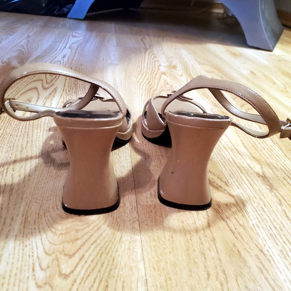 Rampage Size 7 open toe camel color sandals - Picture 5 of 8